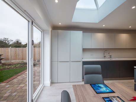 Hochwertige Materialien treffen funktionale Planung.