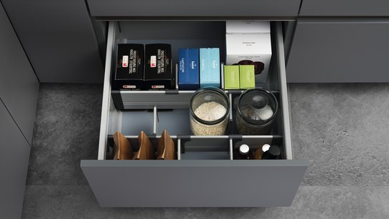 Schubladen-Einteilung in eienr offenen Küchenschublade