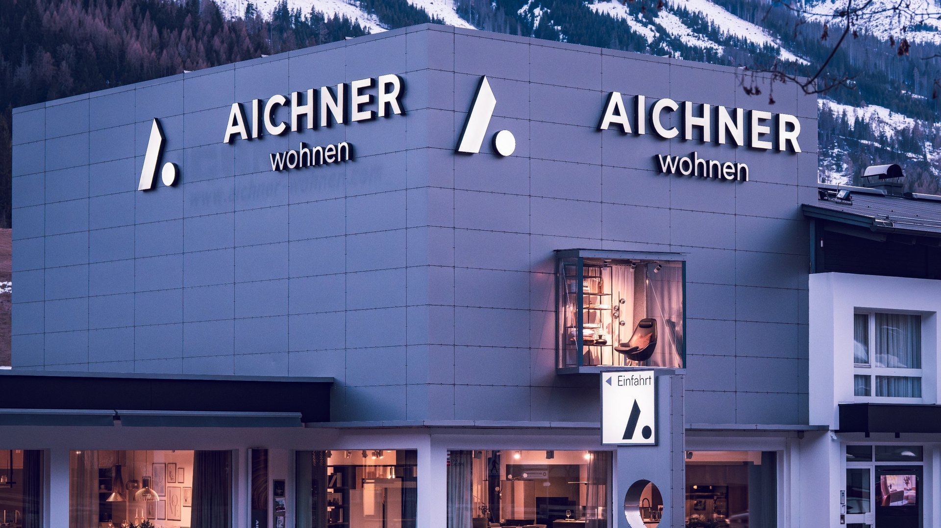 ewe Flagship Partner Aichner Einrichtungshaus | Außengebäude ewe Flagship Partner Aichner Einrichtungshaus | Außengebäude
