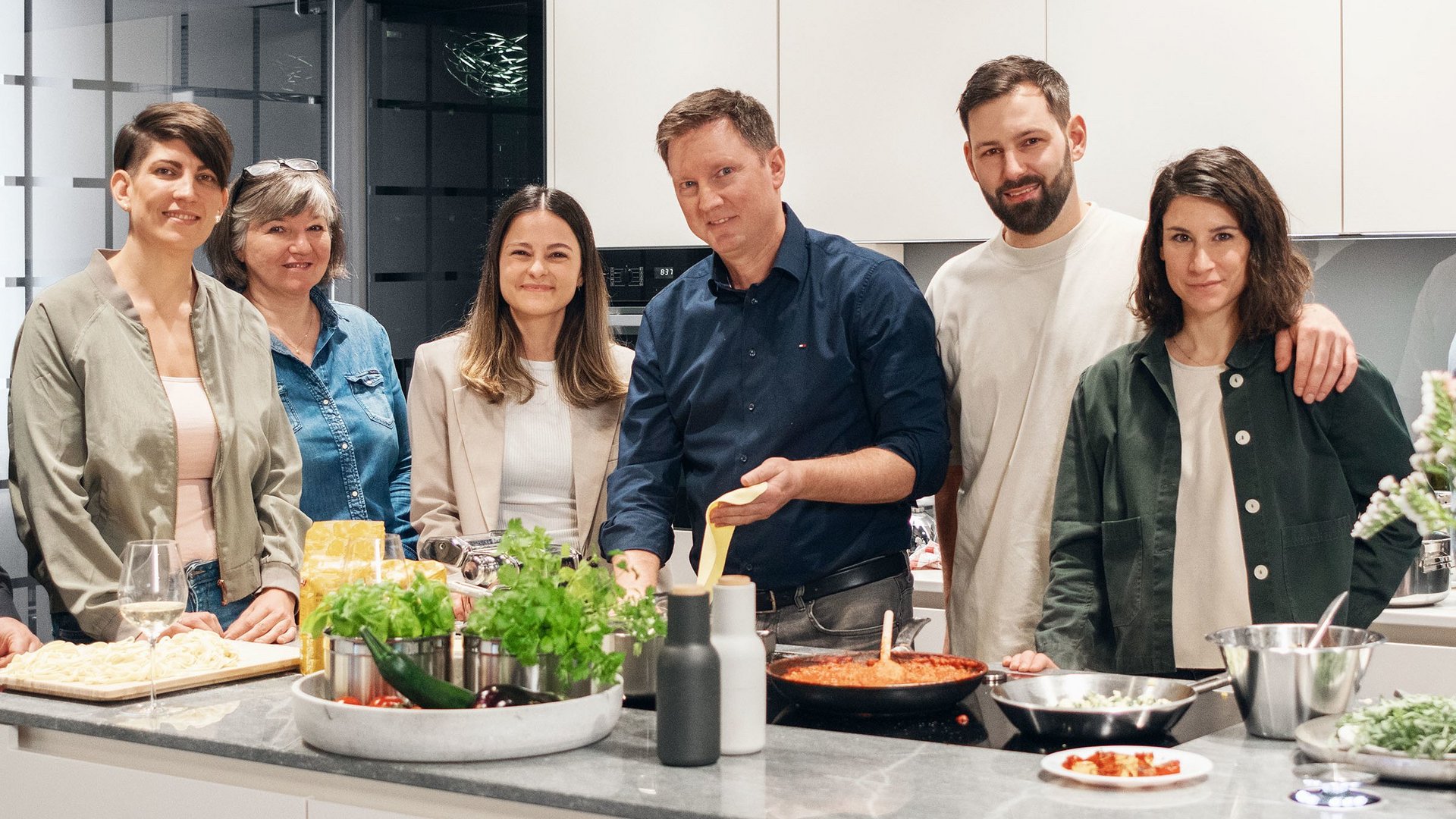 ewe Flagship Partner Küchen Design Keglevits | Team ewe Flagship Partner Küchen Design Keglevits | Team