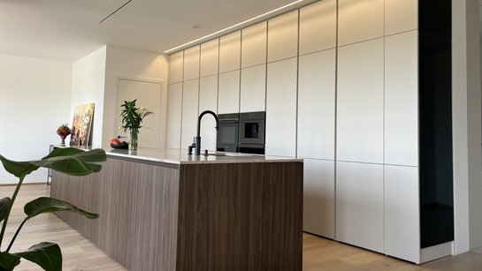 Durchdachtes Design: Hochgestellte Elektrogeräte für mehr Ergonomie.