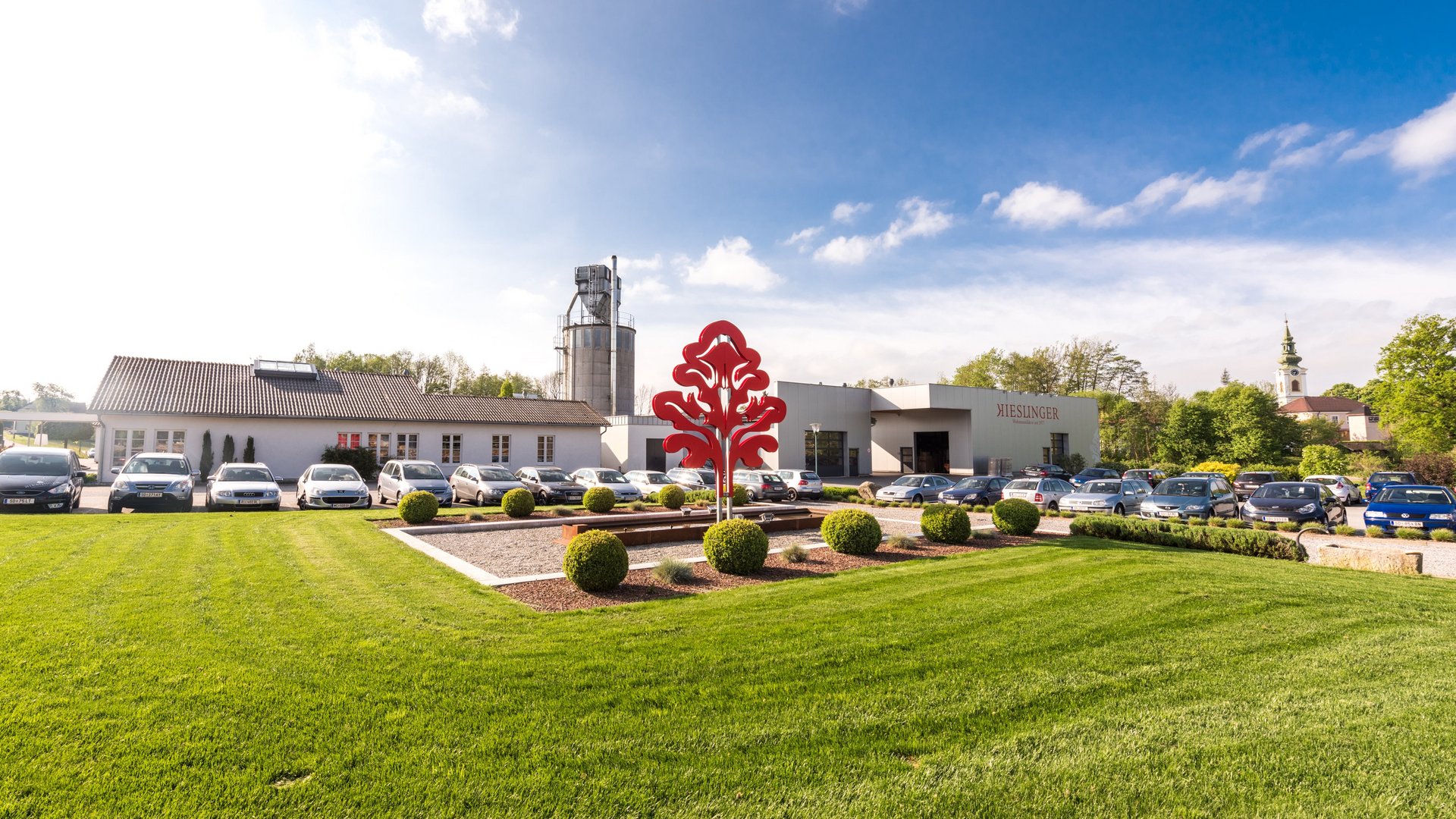 ewe Flagship Partner Kieslinger Wohnmanufaktur | Gebäude ewe Flagship Partner Kieslinger Wohnmanufaktur | Gebäude