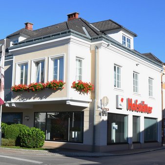 ewe Flagship Partner Hofstätter Wohndesign | Gebäude ewe Flagship Partner Hofstätter Wohndesign | Gebäude