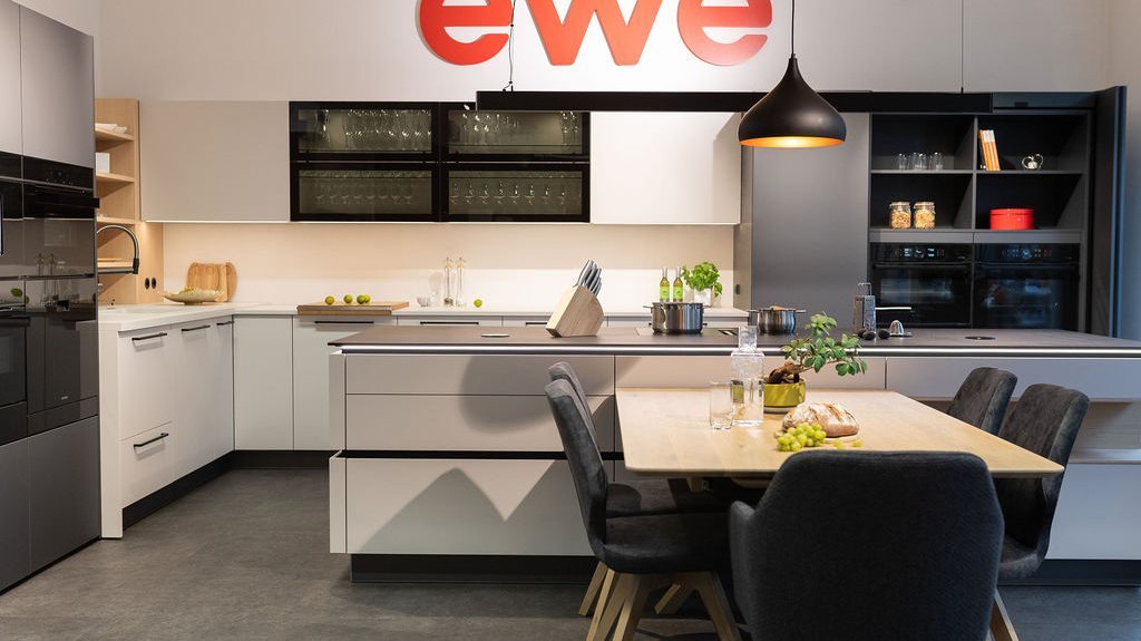 ewe Exklusiv Partner Kücheninsel Hochrainer | Interior Design ewe Exklusiv Partner Kücheninsel Hochrainer | Interior Design