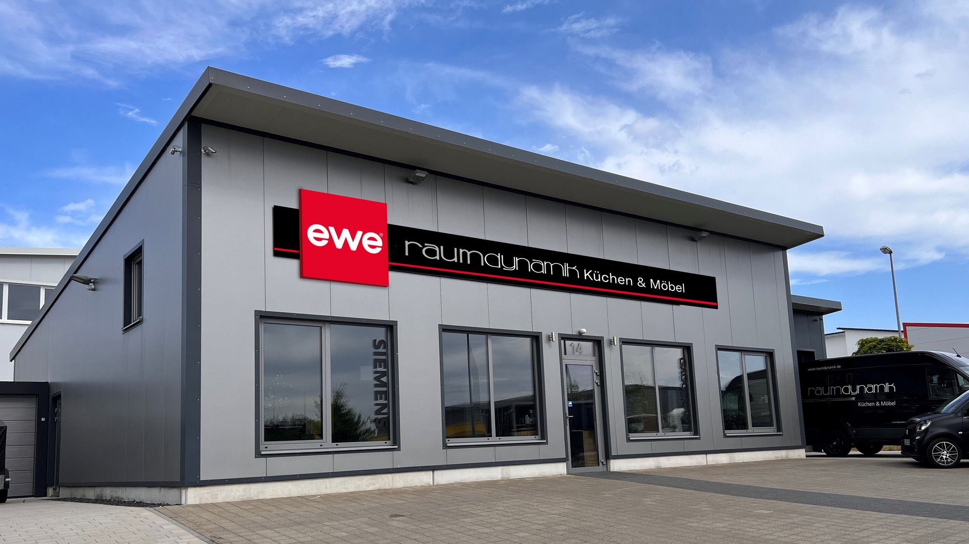 ewe Exklusiv Partner Raumdynamik Gillich | Schauraum Außenansicht des Schauraums eines ewe Exklusiv Partners